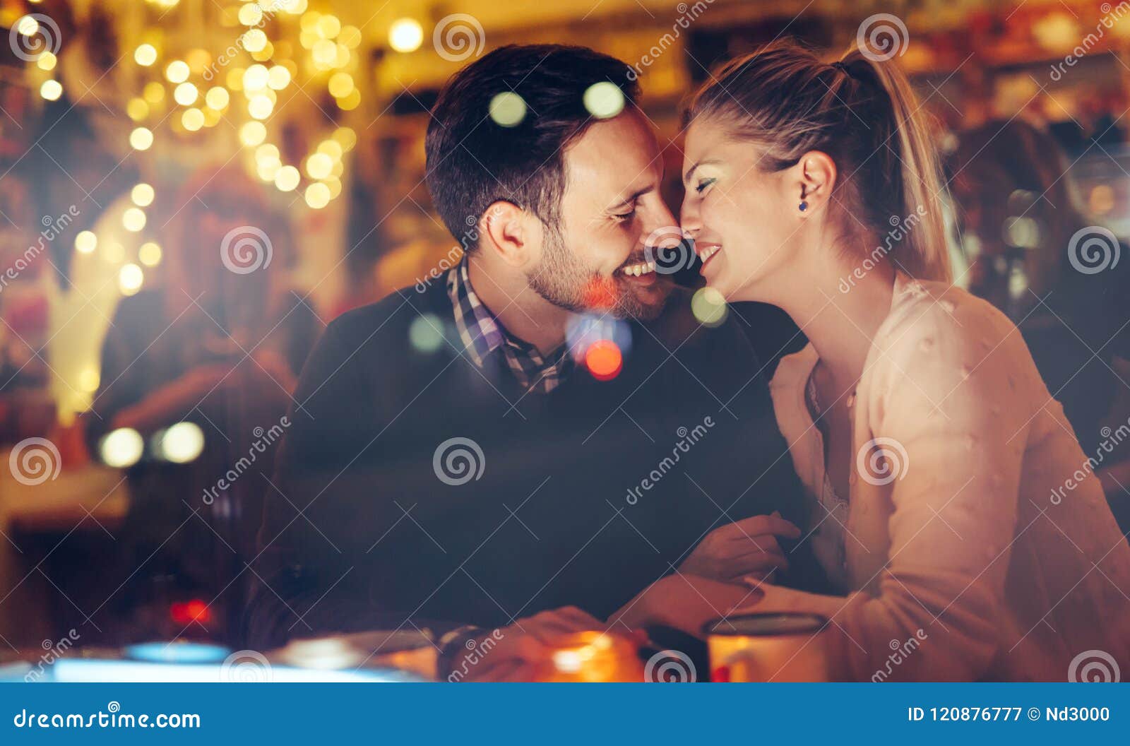 LoviaFlame - Transforming Online Internet Dating Experience